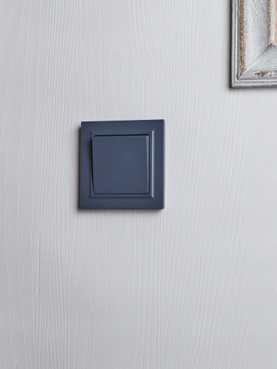 BRITE Выключатель 1-клавишный самовозвратный 10А ВС10-1-4-БрМ маренго IEK