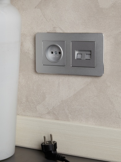 BRITE Рамка 2-местная РУ-2-1-Бр металл алюминий RE IEK