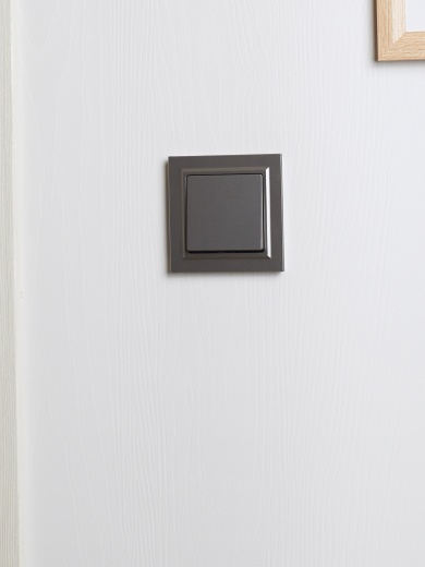 BRITE Рамка 1-местная IP44 РУ-1-БрС-44 сталь IEK