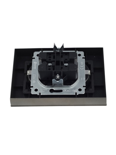 BRITE Розетка 2-местная с заземлением с защитными шторками 16А в сборе РСш12-3-БрШ шампань IEK