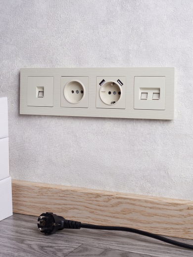 BRITE Рамка 4-местная РУ-4-Бр бежевый рифленый IEK