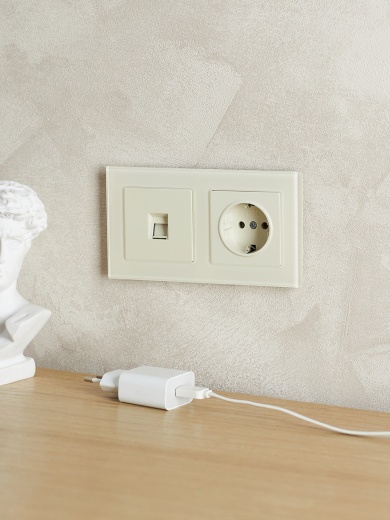 BRITE Рамка 2 -местная РУ-2-2-БрВа стекло ванильный IEK