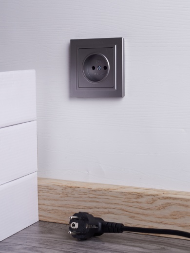 BRITE Розетка 1-местная без заземления без защитных шторок 10А в сб. РСР10-1-0-БрС сталь IEK