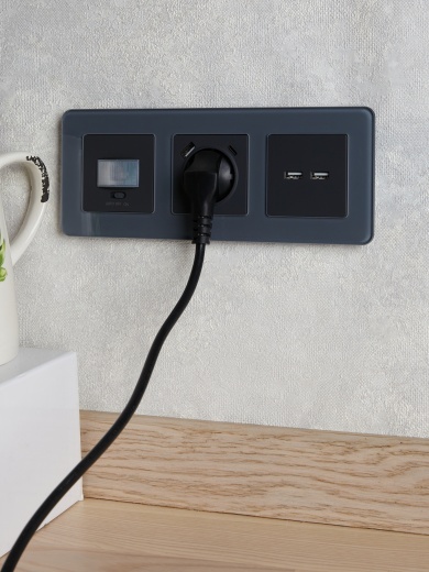 BRITE Розетка USB A+A 5В 3,1А РЮ10-1-БрГ графит IEK