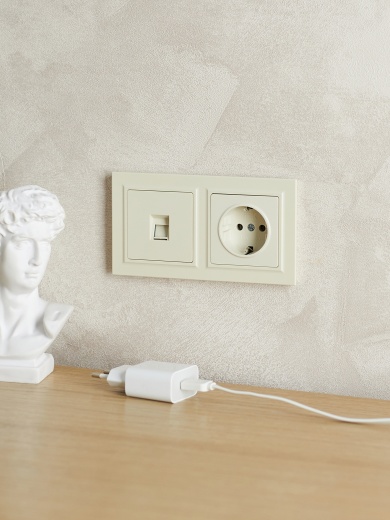 BRITE Рамка 2-местная РУ-2-БрКр бежевый IEK