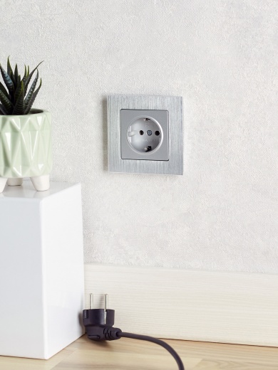 BRITE Рамка 1 -местная РУ-1-1-БрА металл алюминий IEK