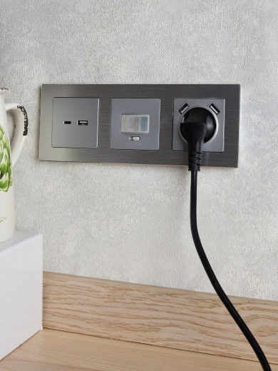 BRITE Рамка 3 -местная РУ-3-1-БрА металл алюминий IEK