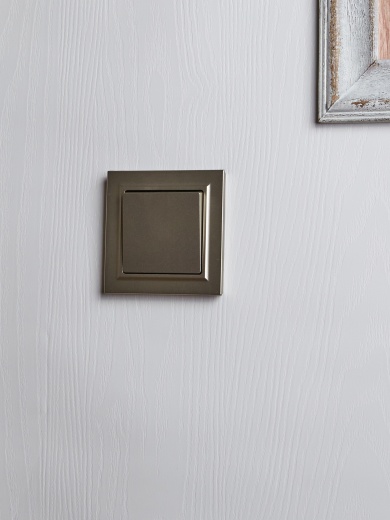 BRITE Выключатель 1-клавишный 10А в сборе ВСР10-1-0-БрШ шампань IEK