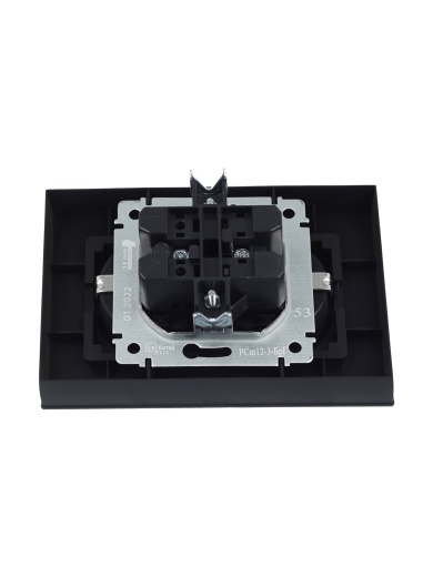 BRITE Розетка 2-местная с заземлением с защитными шторками 16А в сборе РСш12-3-БрГ графит IEK