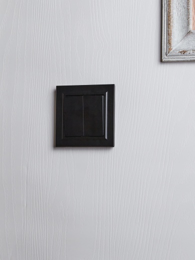 BRITE Выключатель 2-клавишный проходной 10А ВС10-2-6-БрЧ черный IEK