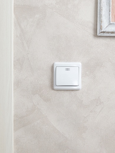 VEGA Выключатель 1-клавишный с индикацией ВС10-1-1-ВБ 10А белый IEK