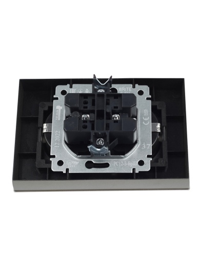 BRITE Розетка 2-местная с заземлением без защитных шторок 16А в сборе РС12-3-БрШ шампань IEK